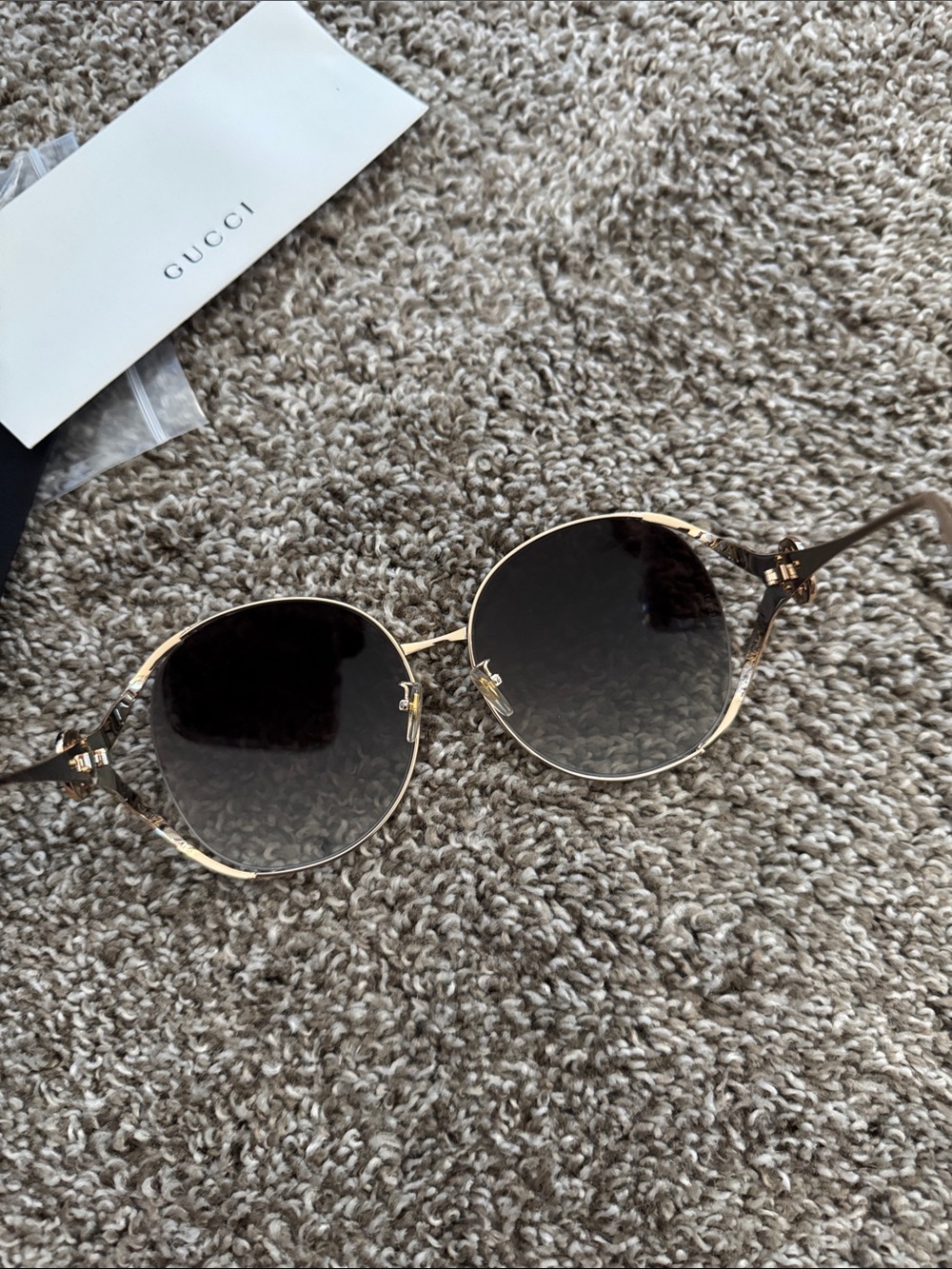 NIB Gucci GG0225S gold metal oversized GG logo sunglasses retails $605 - Picture 7 of 9